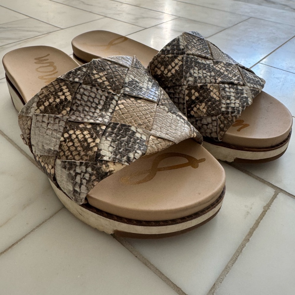 Sam Edelman snakeskin print slides size 7 excellent condition